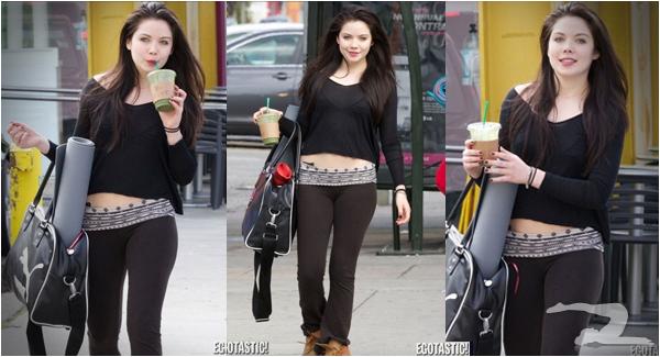 grace-phipps-yoga-pants