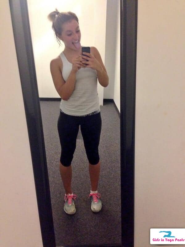 Download this Michelle Balvs Yoga Pants picture Download this Michelle Balvs Yoga Pants picture
