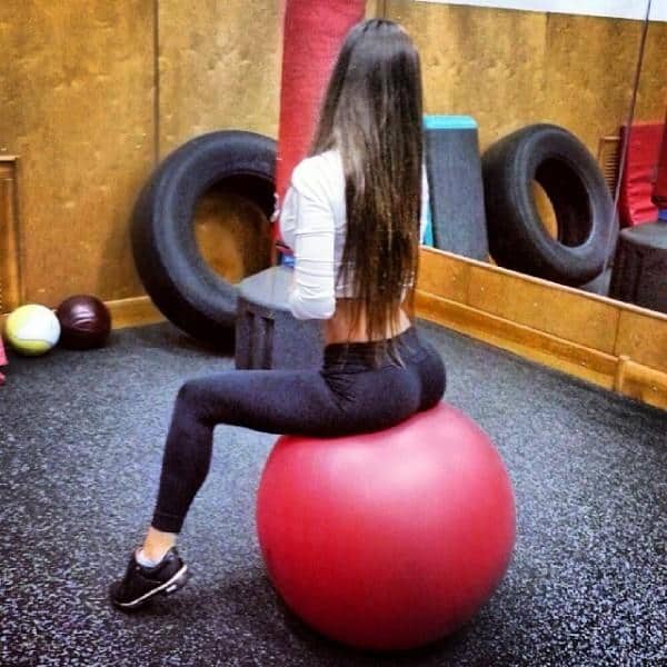 30 Photos Fit Russian Girl In Yoga Pants At The Gym Yoga Pants Girls