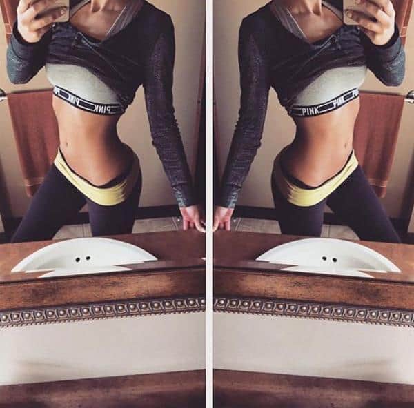 A Fit Girl Showing Off Her Body HOT Girls In Yoga Pants