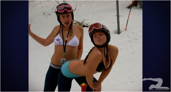 ski-girls-in-yoga-pants