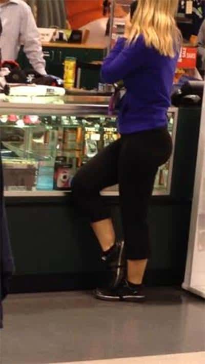 Christmas Shopping Creep Shot Hot Girls In Yoga Pants