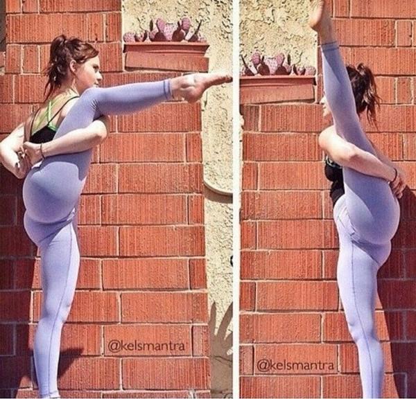 A Very Flexible Girl With A Big Booty Girls In Yoga Pants A Very Flexible Girl With A Big Booty Girls In Yoga Pants