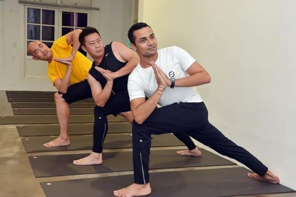 men-in-yoga-pants