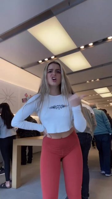 28 Pics of Addison Rae in Leggings You Can't Resist But to LQQK